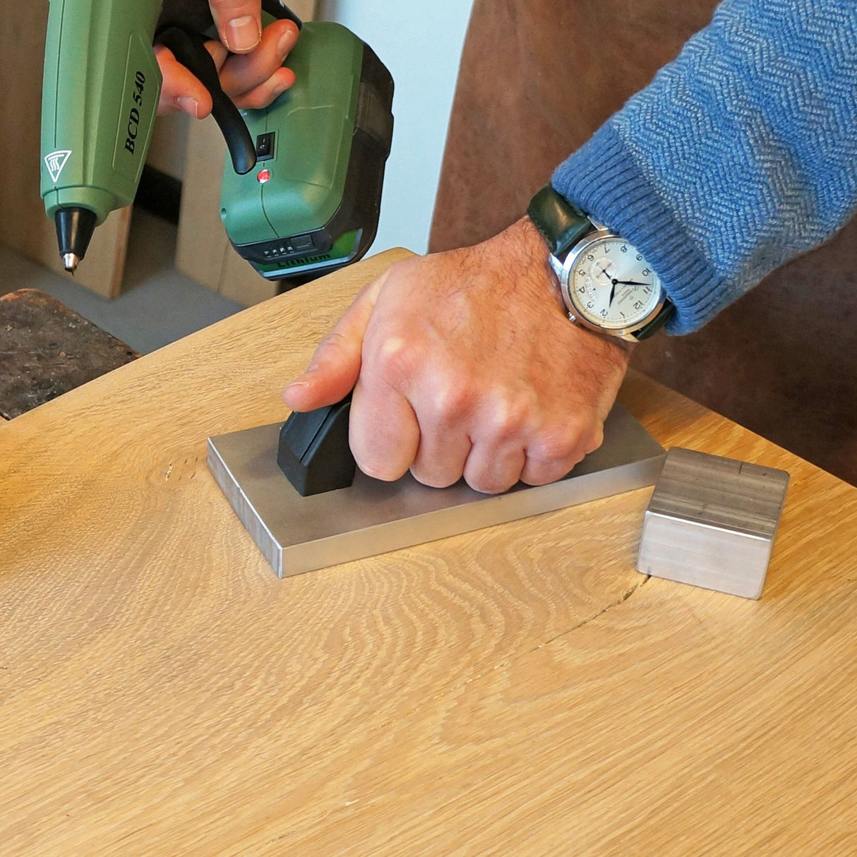 Total Finishing Knot Filler Cooling Iron With Handle, 3" x 7"