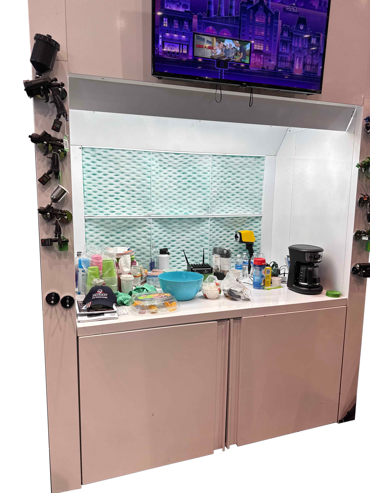 Compact Open Face Paint Booth With Work Table